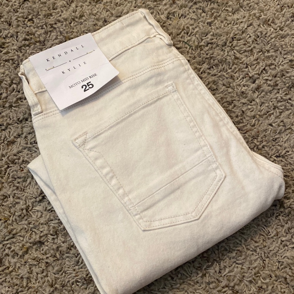 Kendall and Kylie Moto amid Rise Cream color pants